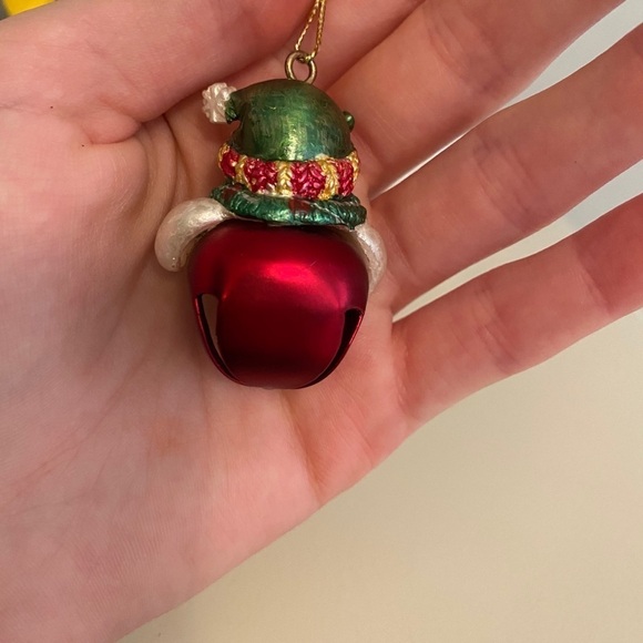 𝅺VICTORIA Jingle Ornament - Picture 4 of 4